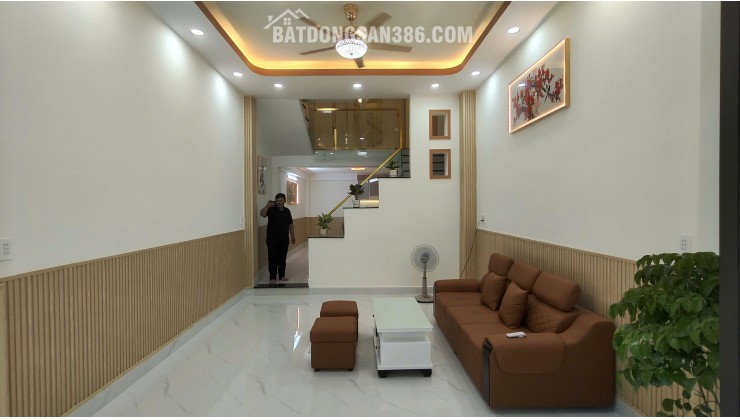 Ngay Bờ Kênh Tham Lương, nhà 4 tầng 52m2 hẻm xe hơi chỉ 6Đ nhỏ